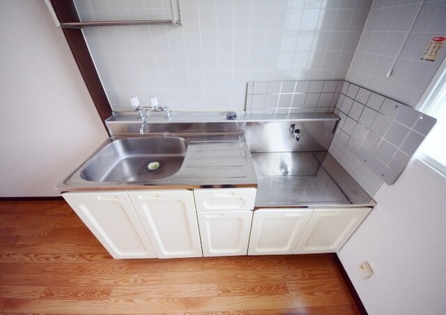 ルミエール泉Aの物件内観写真