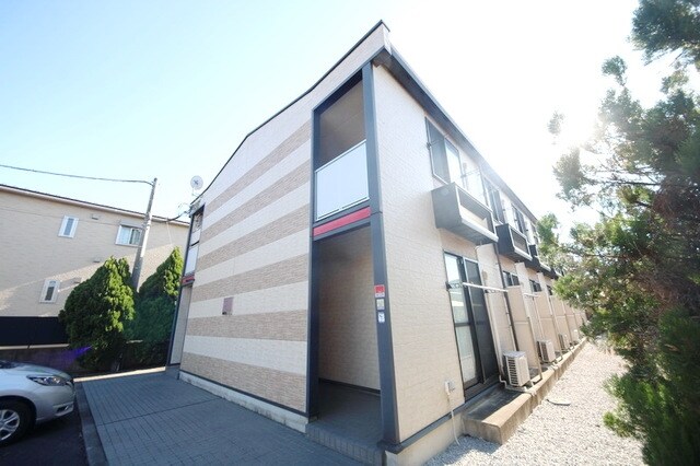 レオパレスi壱番館の物件外観写真