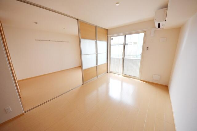 ロイヤルクレストの物件内観写真