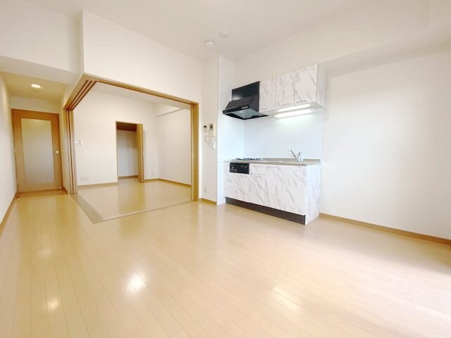 ロイヤルピジョン岩塚の物件内観写真