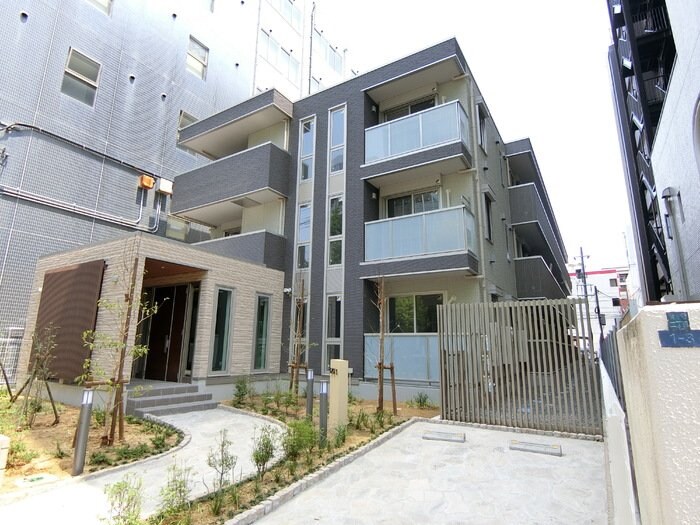 イーストナインの物件外観写真