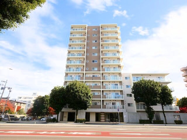 カスタリア榴ヶ岡の物件外観写真