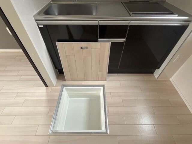 アインタウゼント3の物件内観写真