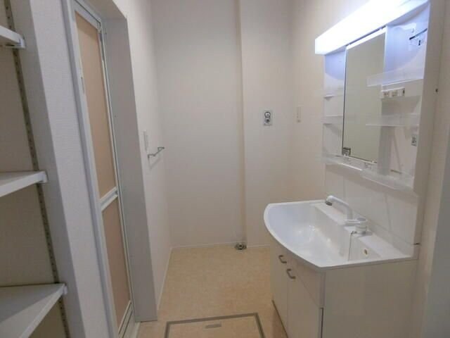 アイリーコート南小泉の物件内観写真