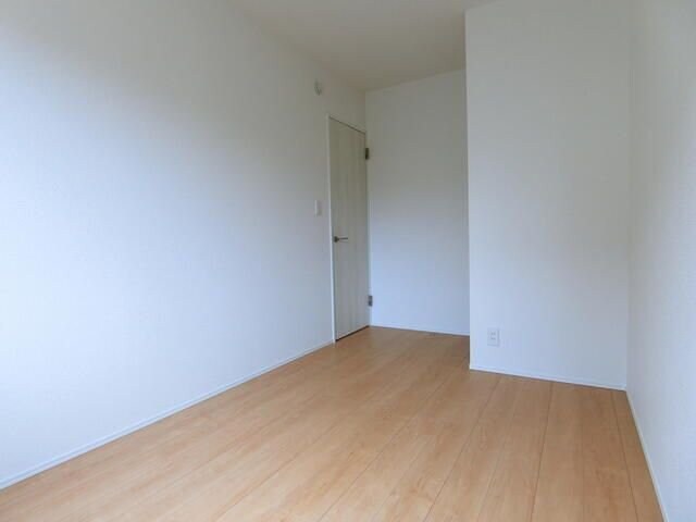 アイリーコート南小泉の物件内観写真