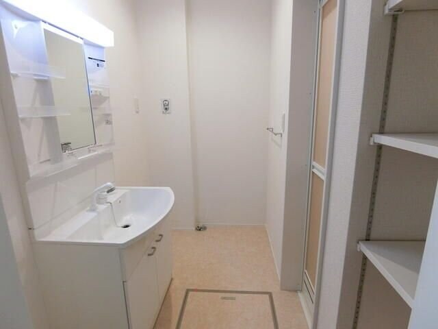 アイリーコート南小泉の物件内観写真