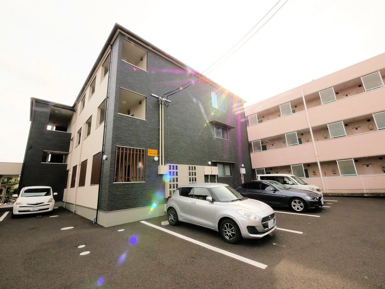 スペチアーレの物件外観写真