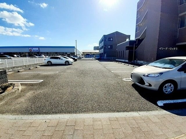 イリーデ・ヴィオラの物件内観写真