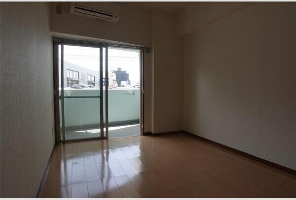 サンパレスシカマの物件内観写真