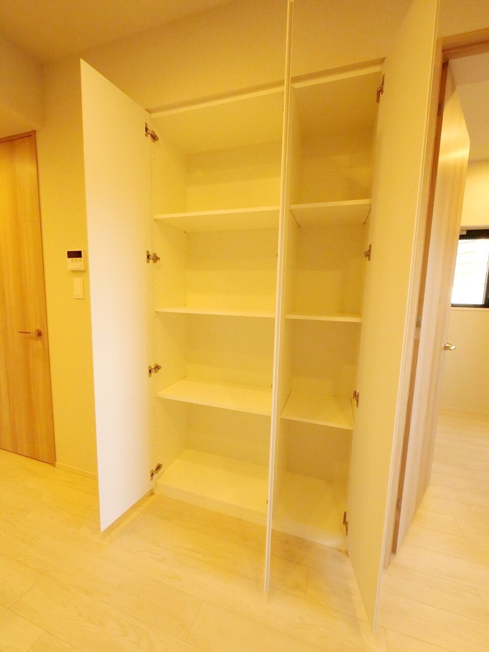 シーズンフラッツ青葉通一番町の物件内観写真