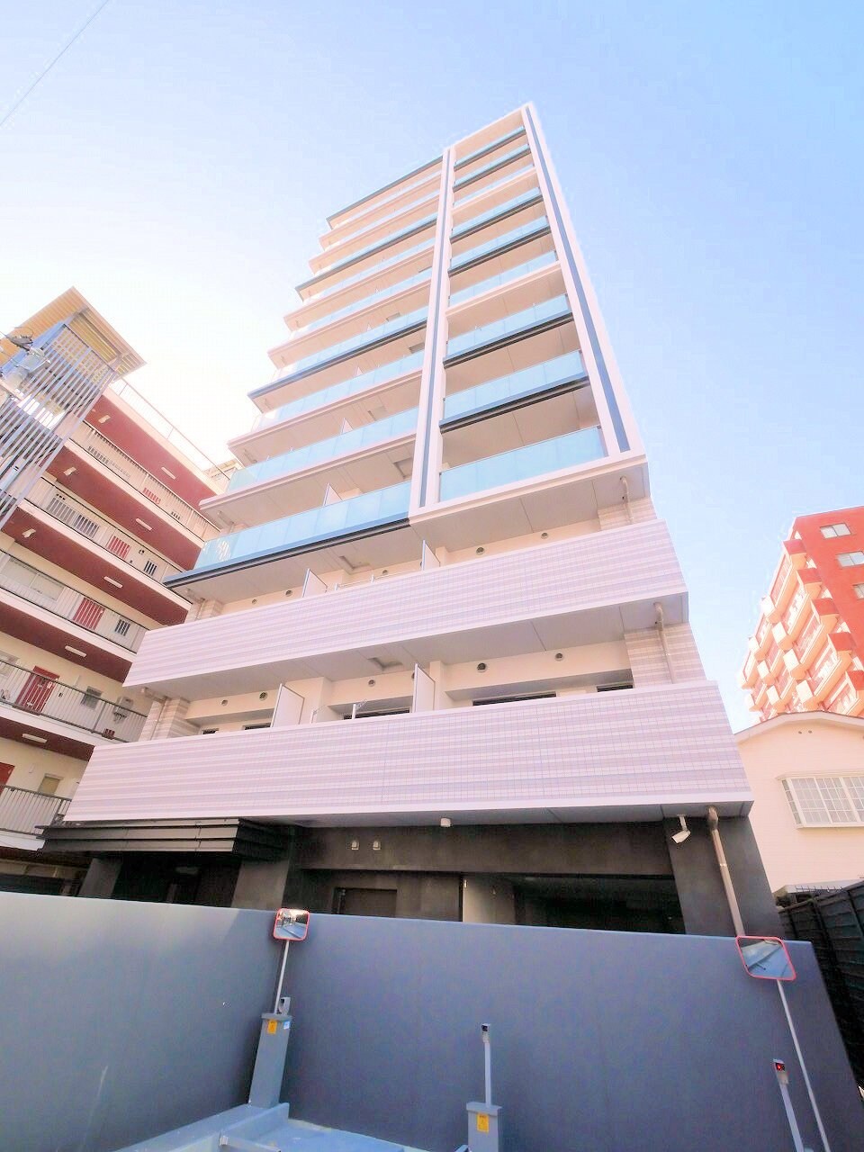 シーズンフラッツ上杉の物件外観写真