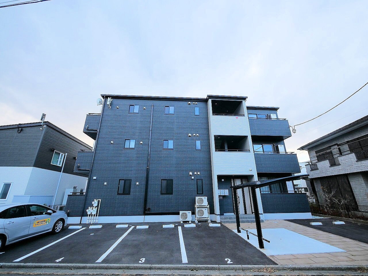 サンパークIIIの物件内観写真