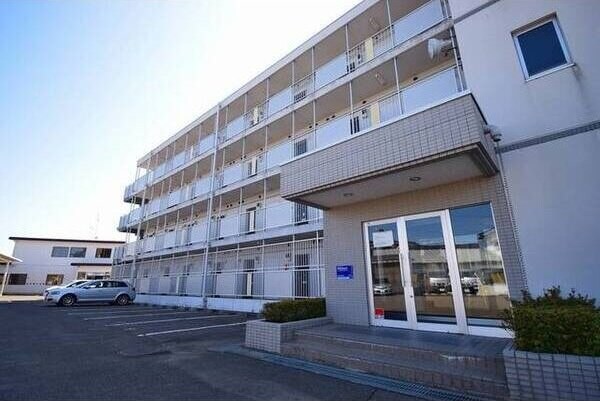 ラ・サーミ市名坂の物件外観写真