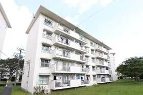 ビレッジハウス仙台鶴ケ谷二丁目8号棟の物件外観写真