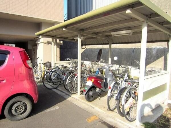 ヴィラ森林公園の物件内観写真