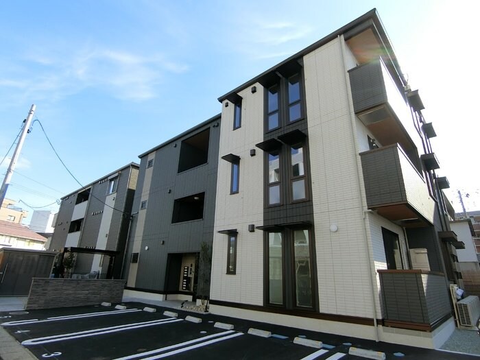 レフィシオン泉中央の物件外観写真