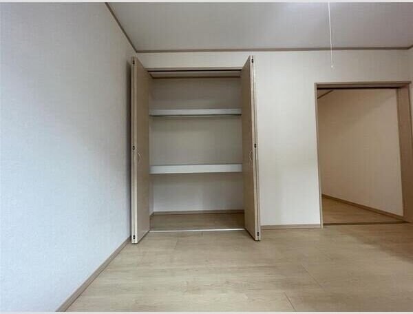 ウエストコートAの物件内観写真