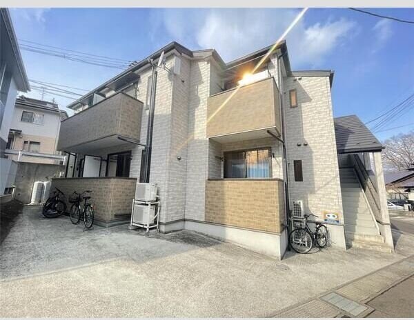 ウエストコートAの物件外観写真