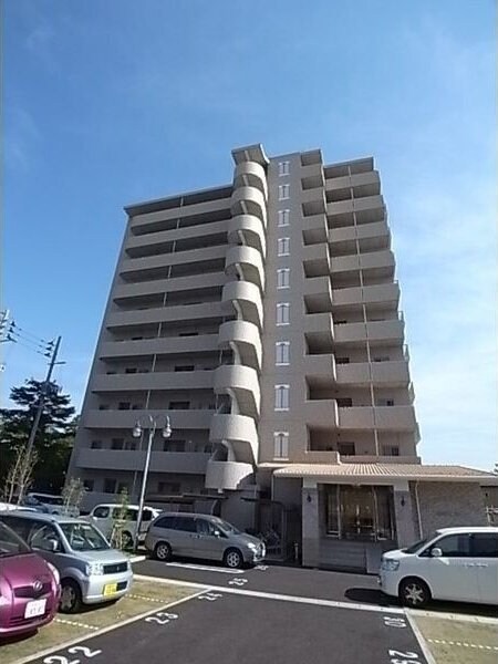 オムニバスコート東照宮東館の物件外観写真