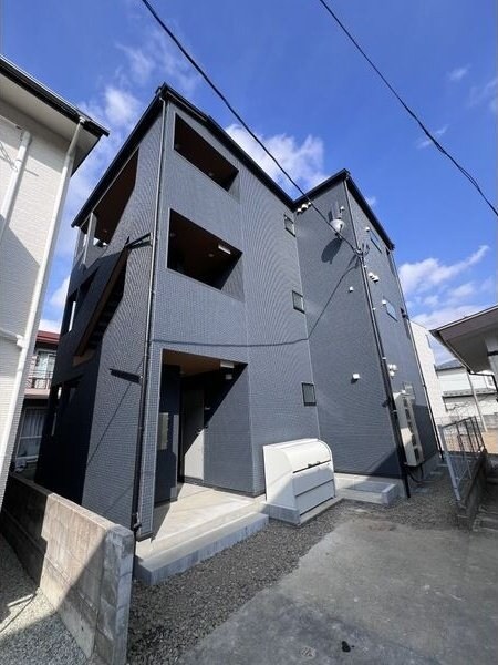 ファースト一本杉の物件外観写真