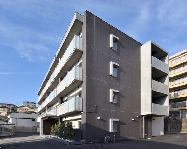 マルドミ向山の物件外観写真