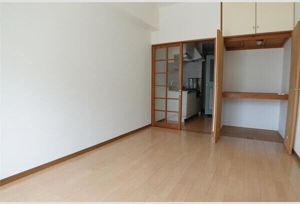 サンパレスシカマの物件内観写真