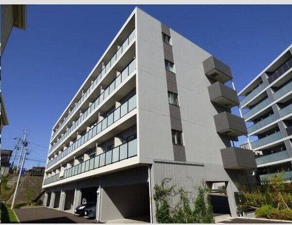 プラチナスイート西公園駅South Gardenの物件外観写真