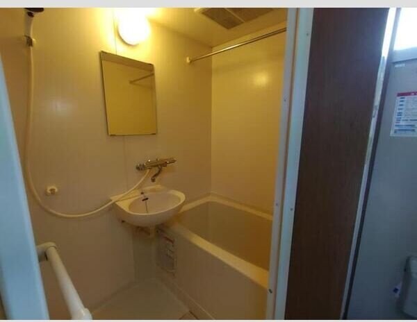 サンスイート八乙女の物件内観写真