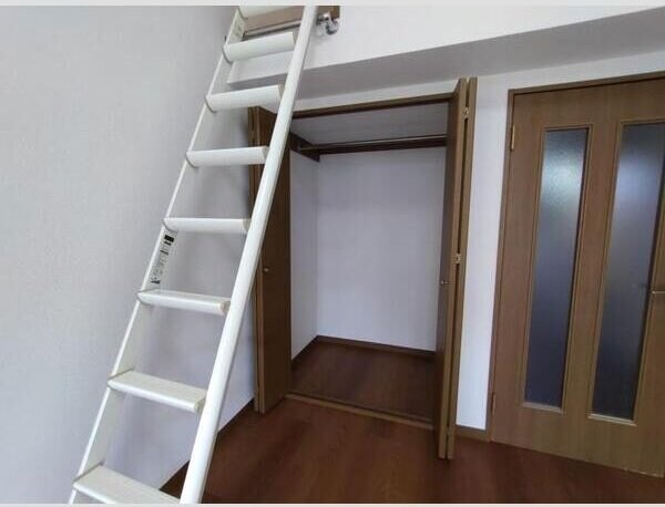 サンスイート八乙女の物件内観写真