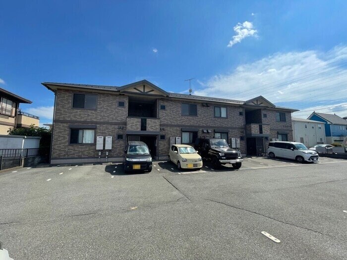 レフィナードの物件外観写真