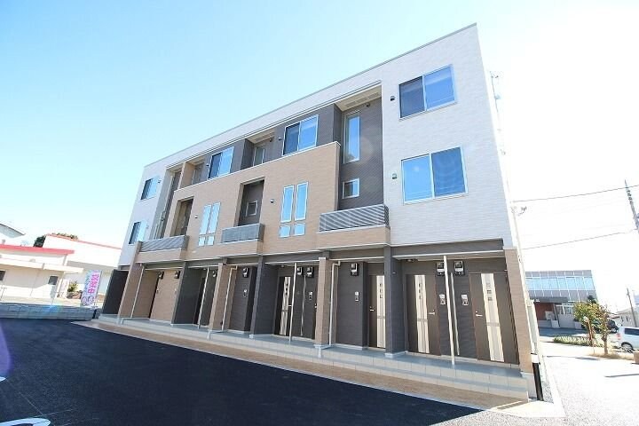 ラ・ベレッツァの物件外観写真