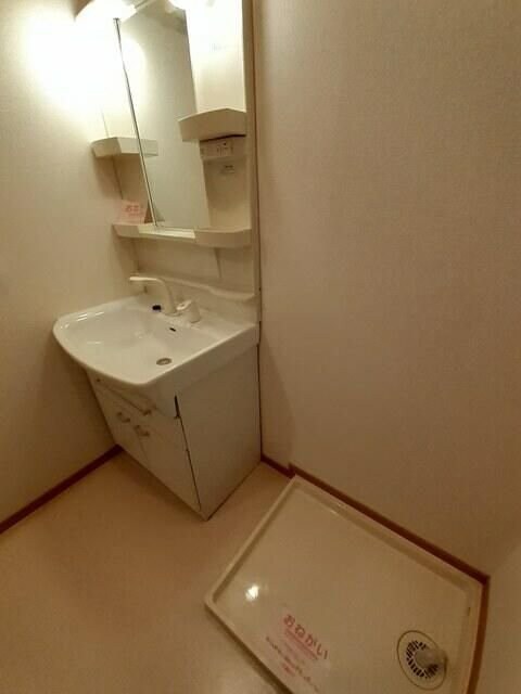 ナッツベリーハウス Aの物件内観写真