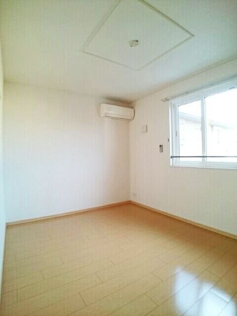 プルメリア ガーデンDの物件内観写真