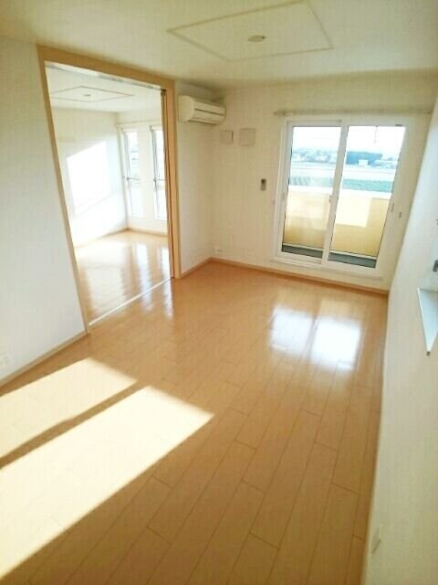 プルメリア ガーデンDの物件内観写真