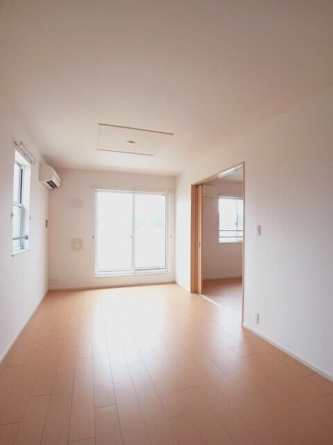 カーサプラシードBの物件内観写真