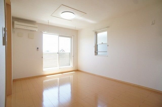 ヴィラ・フォレストAの物件内観写真