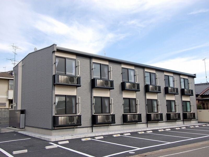 レオパレスルクソールの物件外観写真