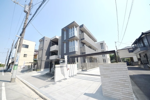 ファミユCの物件外観写真