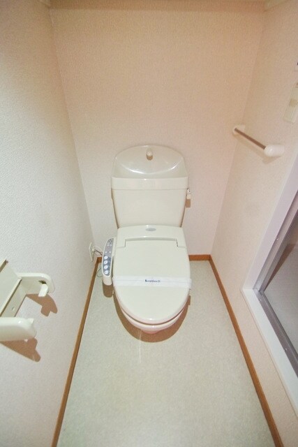 レオパレスネスト鳶尾の物件内観写真