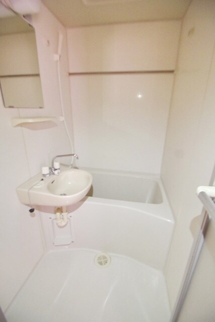 レオパレスネスト鳶尾の物件内観写真