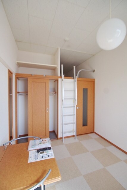 レオパレスネスト鳶尾の物件内観写真