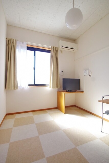 レオパレスネスト鳶尾の物件内観写真