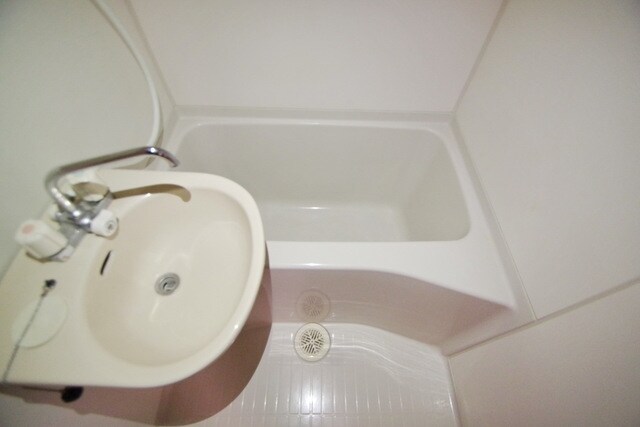 レオパレスネスト鳶尾の物件内観写真