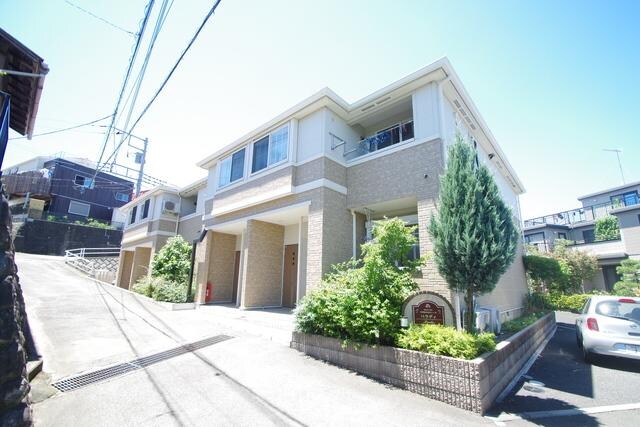 パラディの物件外観写真