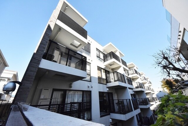 JMFレジデンス世田谷三宿の物件外観写真