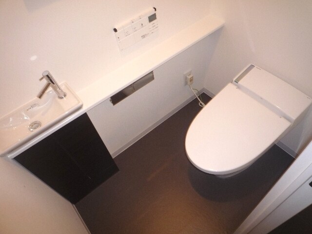 ラグゼガーデン松原の物件内観写真