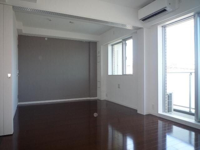 ラグゼガーデン松原の物件内観写真