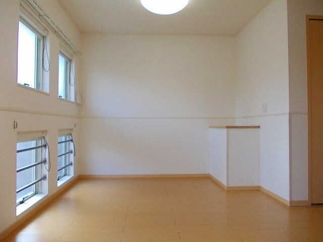 ジュネス・クラールの物件内観写真