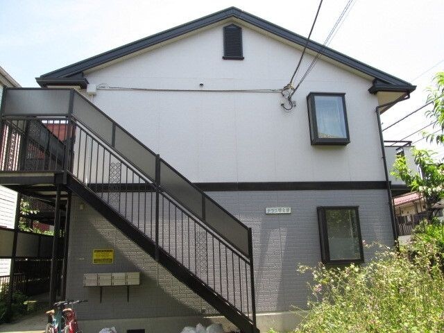 テラス明大前の物件外観写真