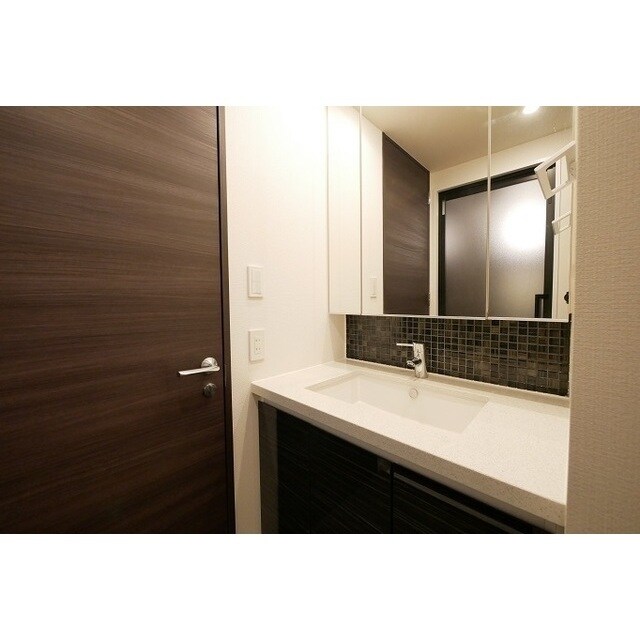 コンフォリア新宿イーストサイドタワーの物件内観写真